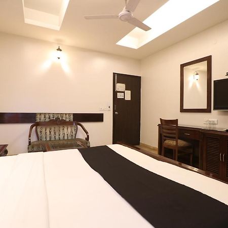 Hotel Clark Heights Nowe Delhi Zewnętrze zdjęcie