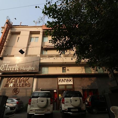 Hotel Clark Heights Nowe Delhi Zewnętrze zdjęcie