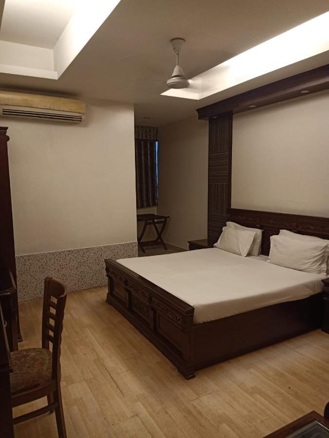 Hotel Clark Heights Nowe Delhi Zewnętrze zdjęcie