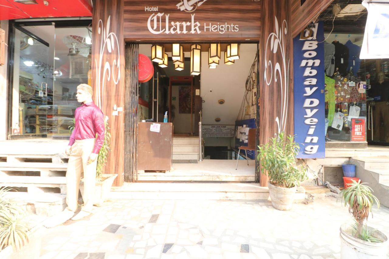 Hotel Clark Heights Nowe Delhi Zewnętrze zdjęcie