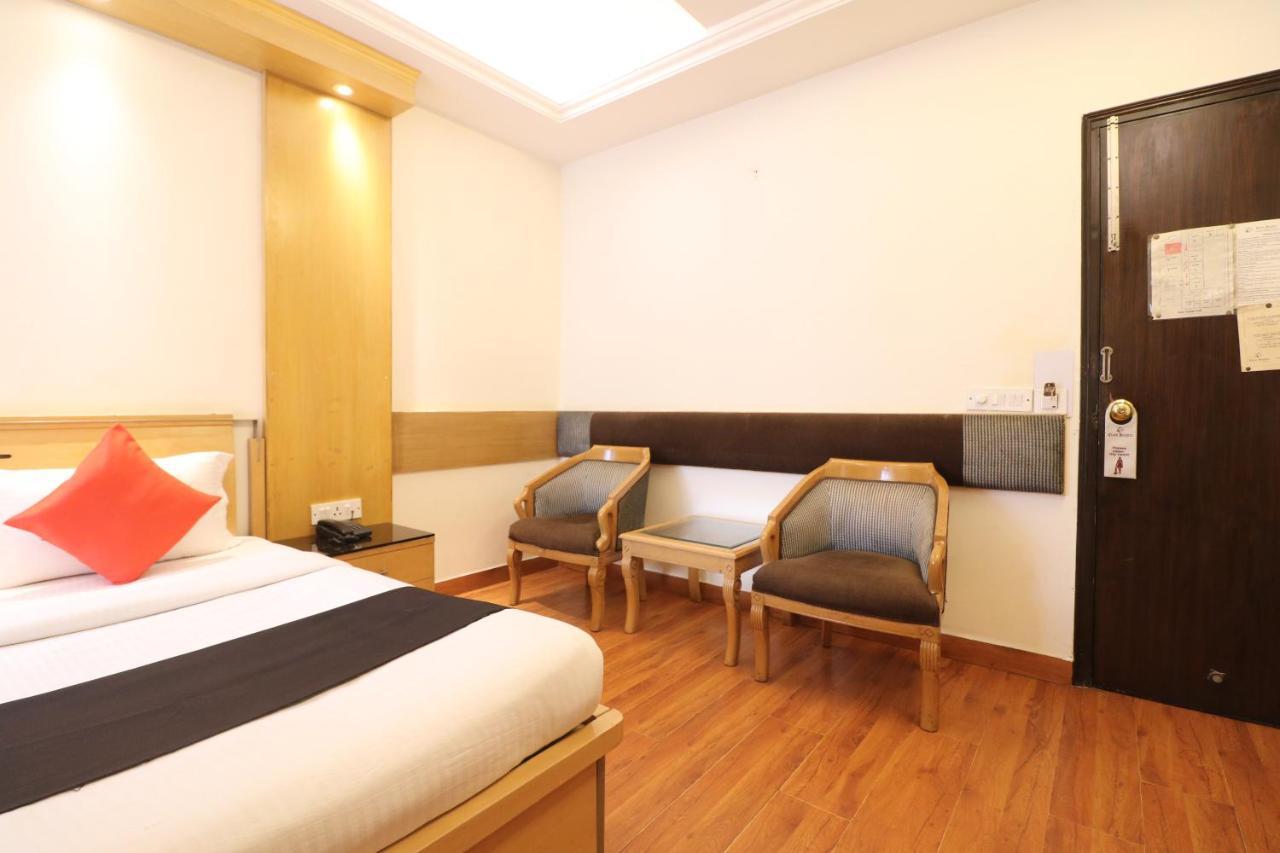 Hotel Clark Heights Nowe Delhi Zewnętrze zdjęcie