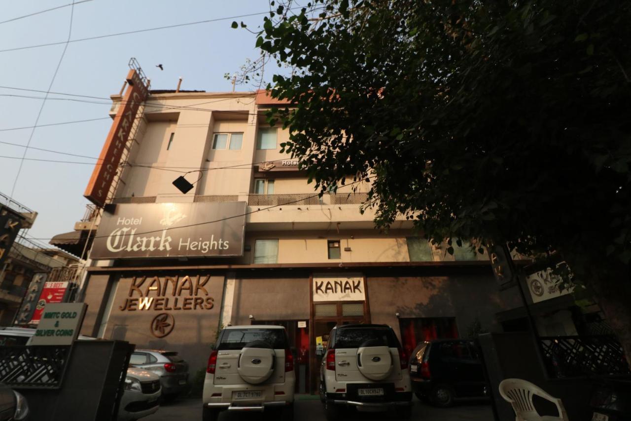 Hotel Clark Heights Nowe Delhi Zewnętrze zdjęcie