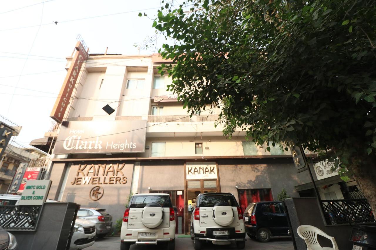 Hotel Clark Heights Nowe Delhi Zewnętrze zdjęcie