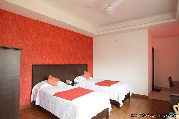 Hotel Clark Heights Nowe Delhi Pokój zdjęcie