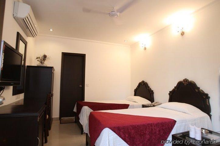 Hotel Clark Heights Nowe Delhi Pokój zdjęcie