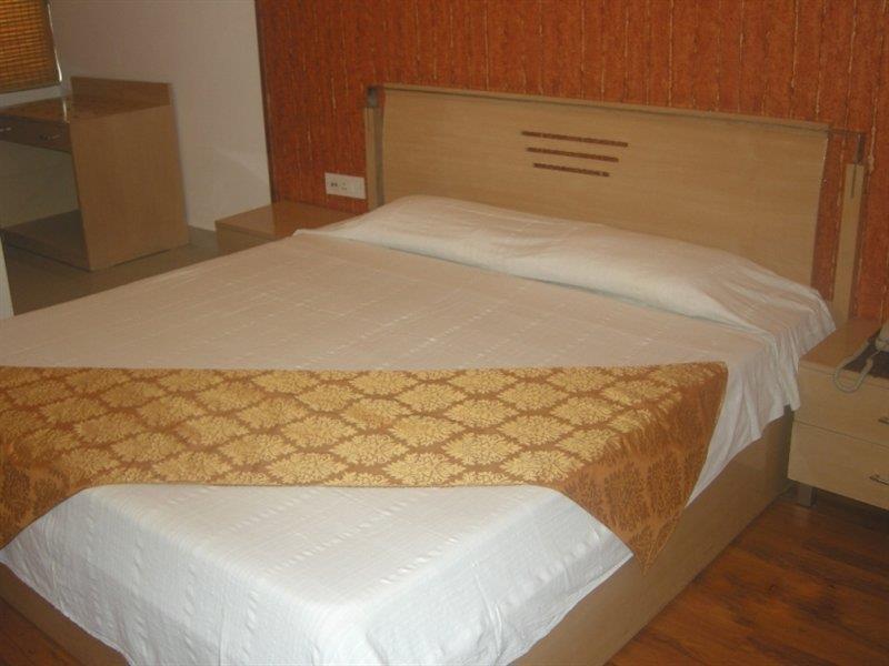 Hotel Clark Heights Nowe Delhi Zewnętrze zdjęcie