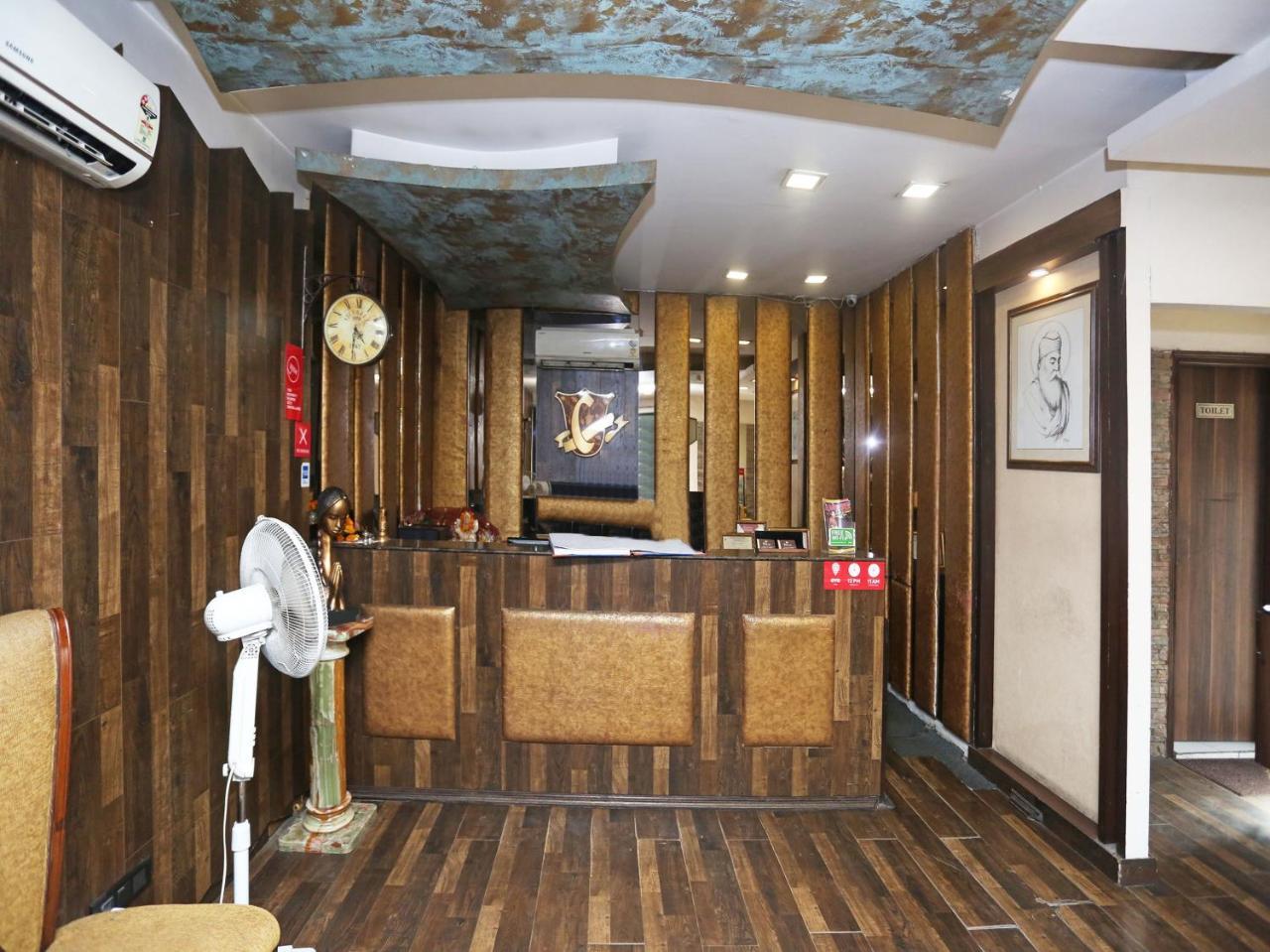 Hotel Clark Heights Nowe Delhi Zewnętrze zdjęcie