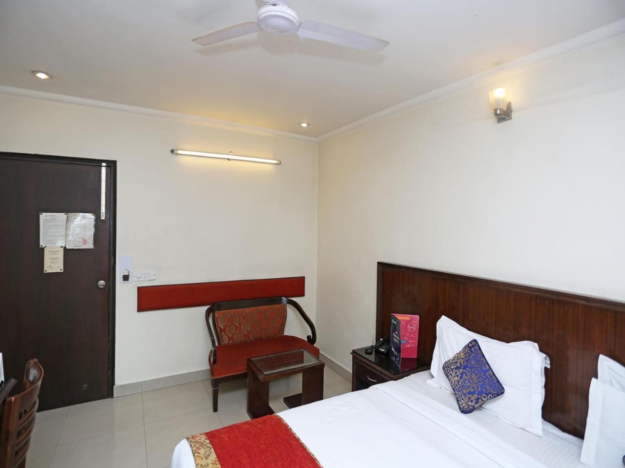 Hotel Clark Heights Nowe Delhi Zewnętrze zdjęcie