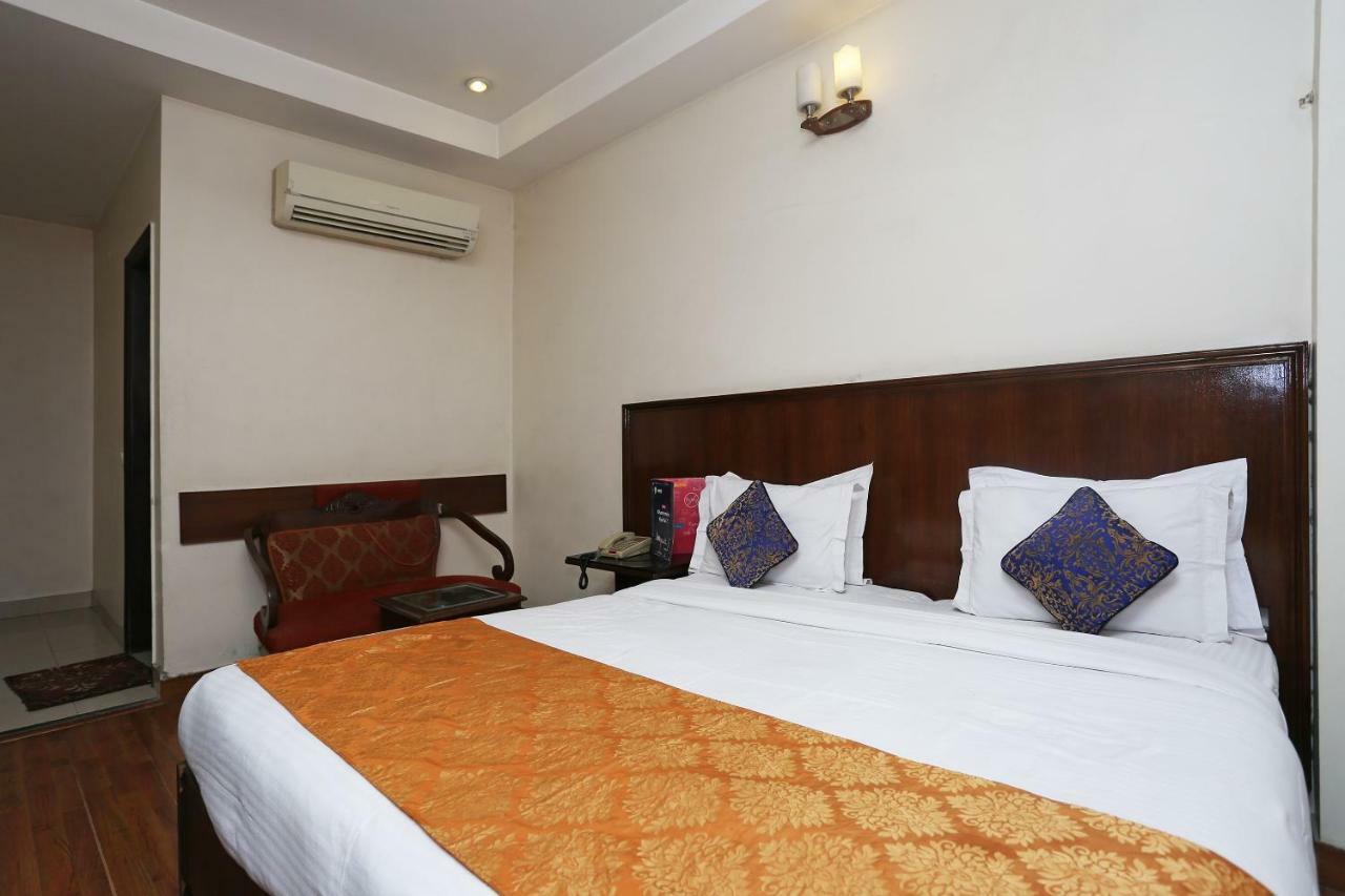 Hotel Clark Heights Nowe Delhi Zewnętrze zdjęcie